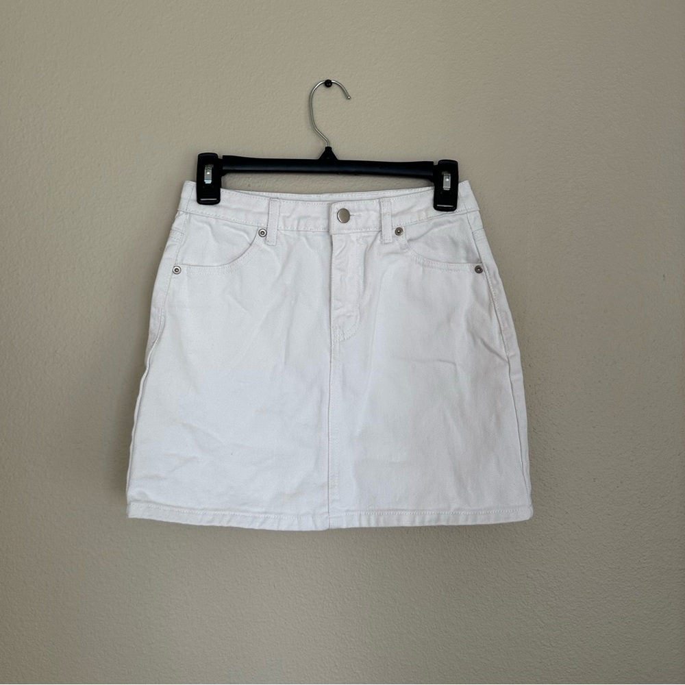 White denim skirt